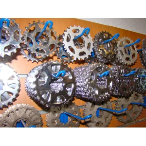 Lot Important De 1200 Pignons Miche Pour Shimano Et Campagnolo 6 Lot Important De 1200 Pignons Miche Pour Shimano Et Campagnolo – Image 4