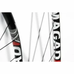 Paire De Roues ROADBORN MAGAD XC Carbone Disque 29p Boost 15/110 & 12/148 -Promos Vélo Boutique paire de roues roadborn magad xc carbone disque 29p boost 15110 12148 2